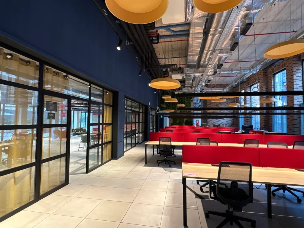 Coworking en barcelona lafabricaco.webp
