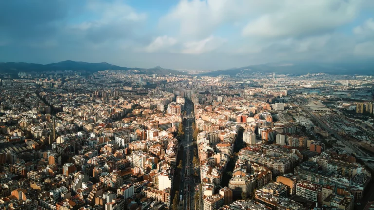 Aerial view of Barcelona where Erasmus students look for student accommodation and long-term coliving housing.