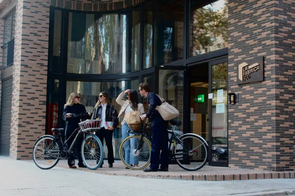 Coworking y coliving en barcelona | la fabrica &co